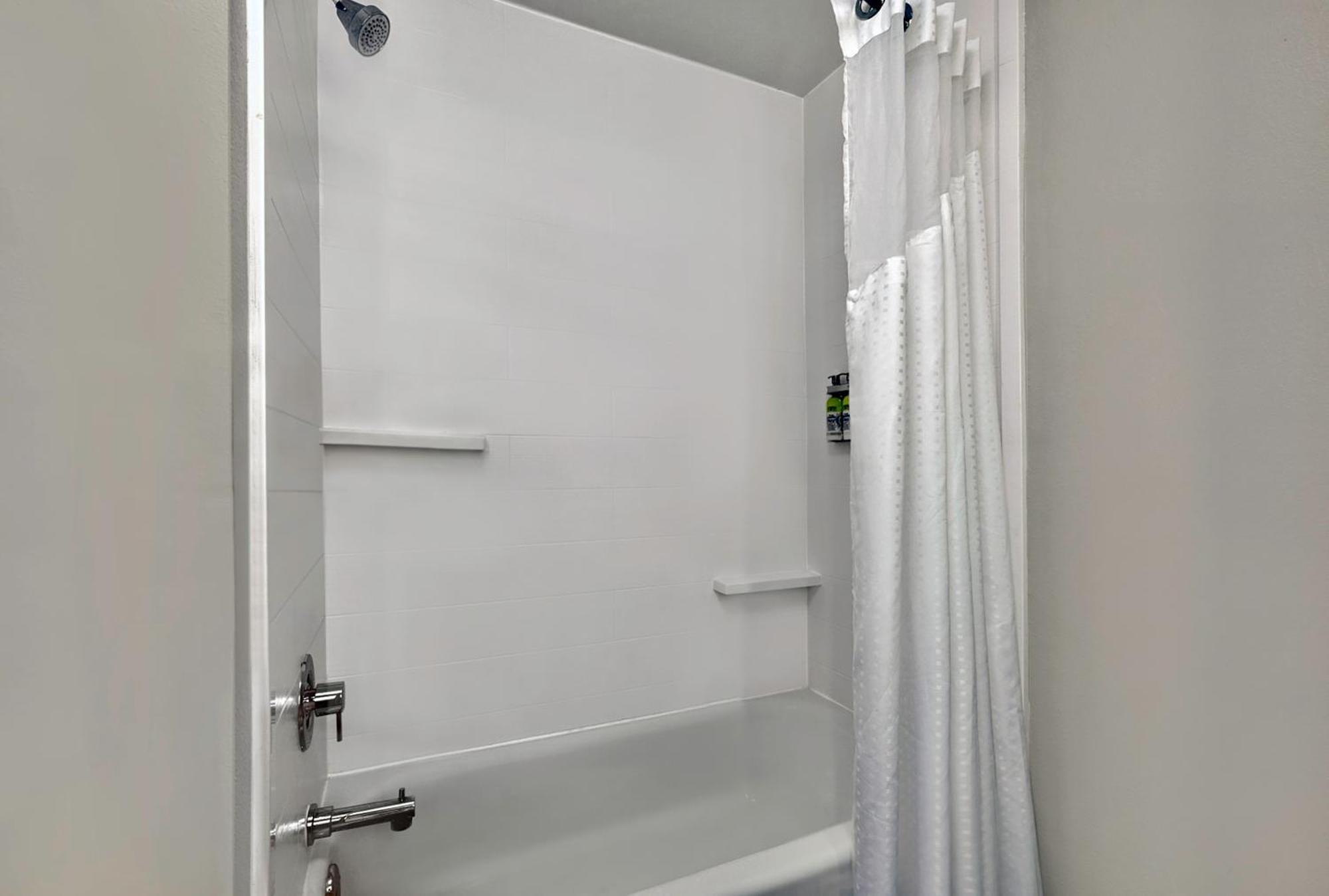 Holiday Inn Express & Suites Kansas City Airport By Ihg Exterior foto