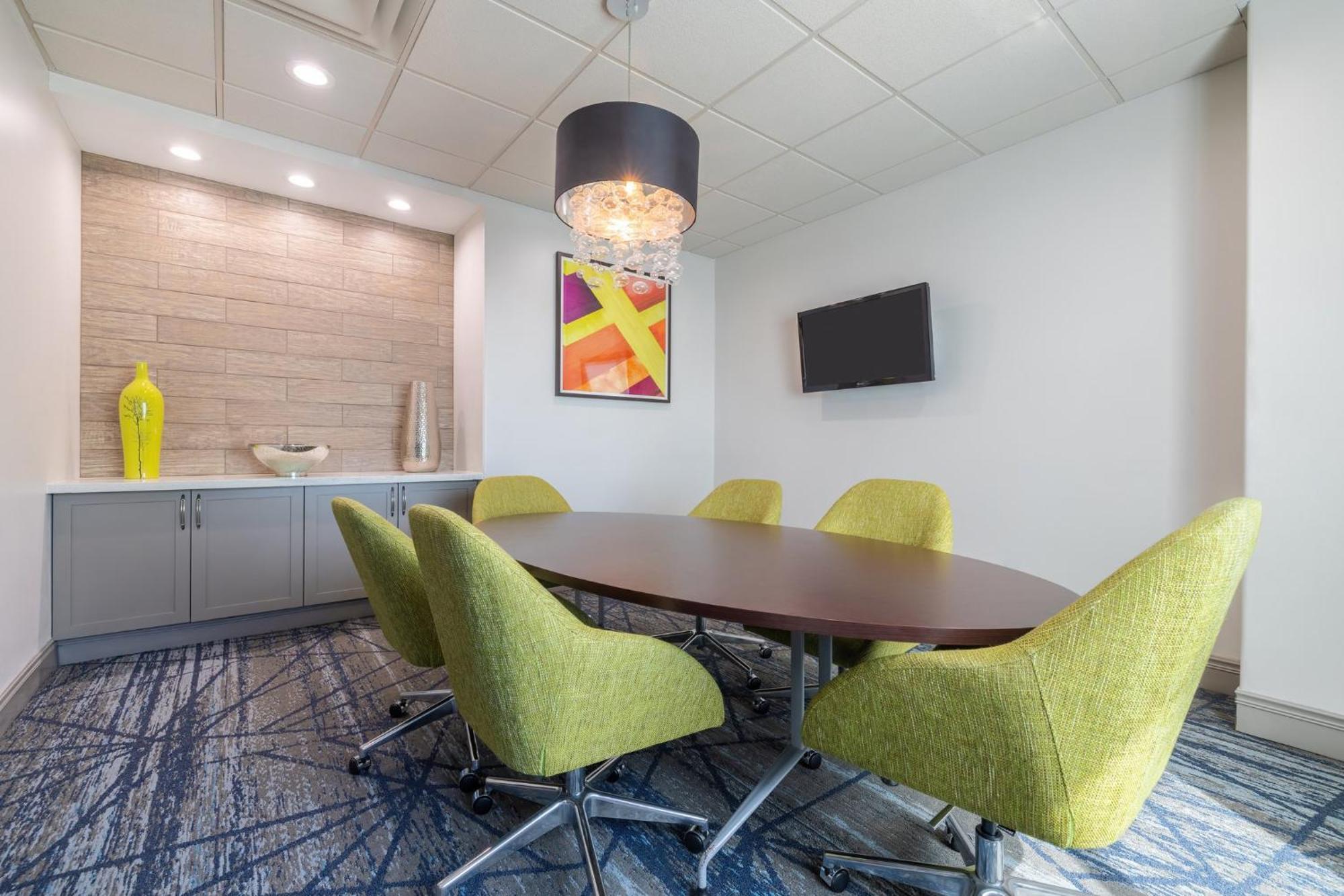 Holiday Inn Express & Suites Kansas City Airport By Ihg Exterior foto