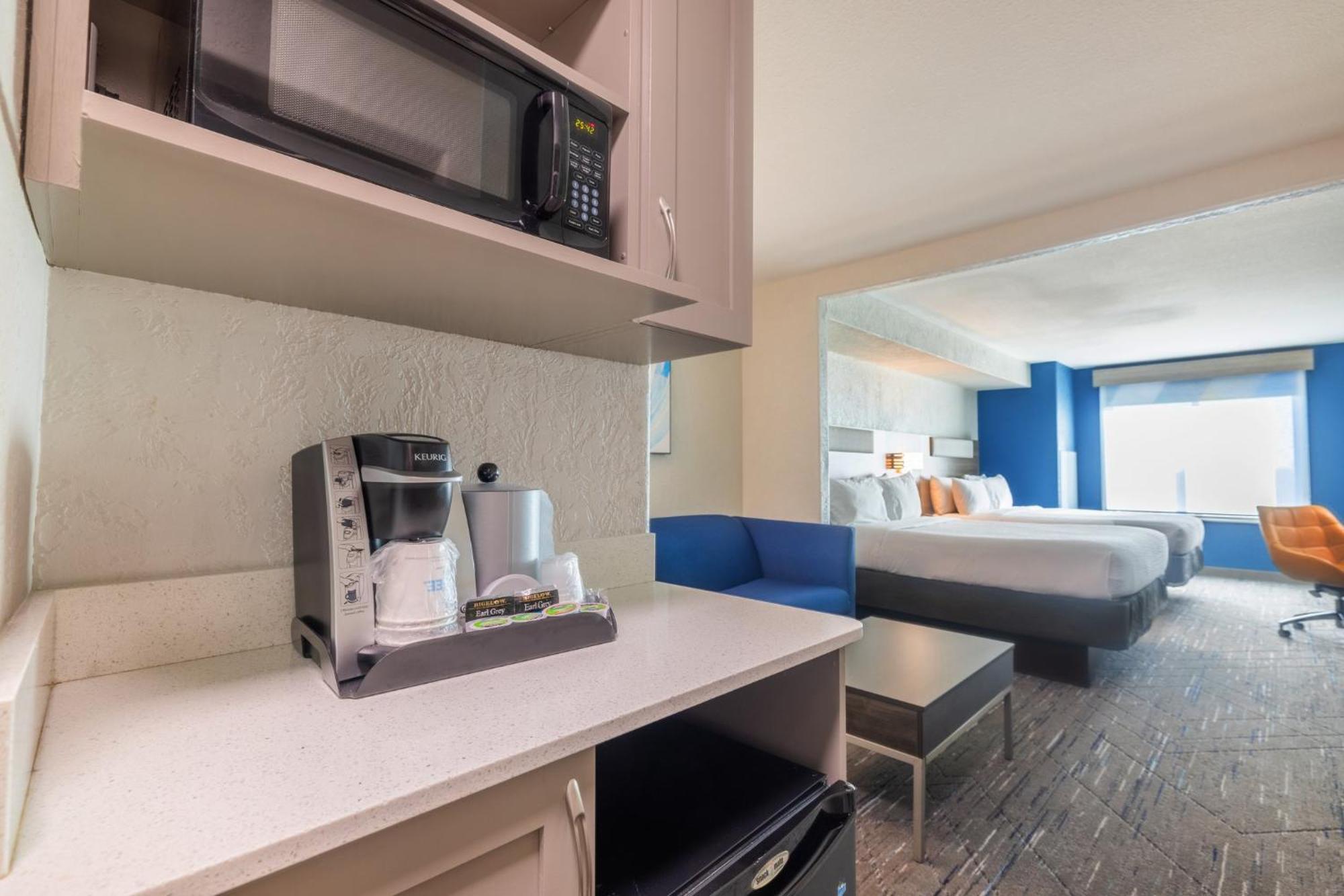 Holiday Inn Express & Suites Kansas City Airport By Ihg Exterior foto