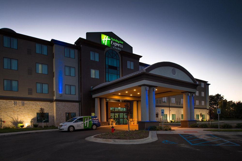 Holiday Inn Express & Suites Kansas City Airport By Ihg Exterior foto